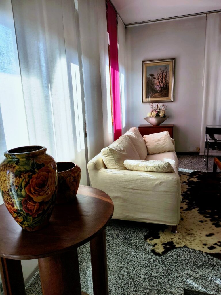 Area giorno dell'appartamento A Casa di Nora